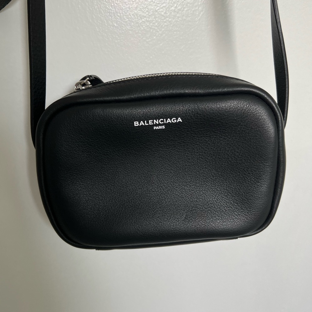 💯New Balenciaga XS Black Everyday Crossbody - Picture 7 of 14